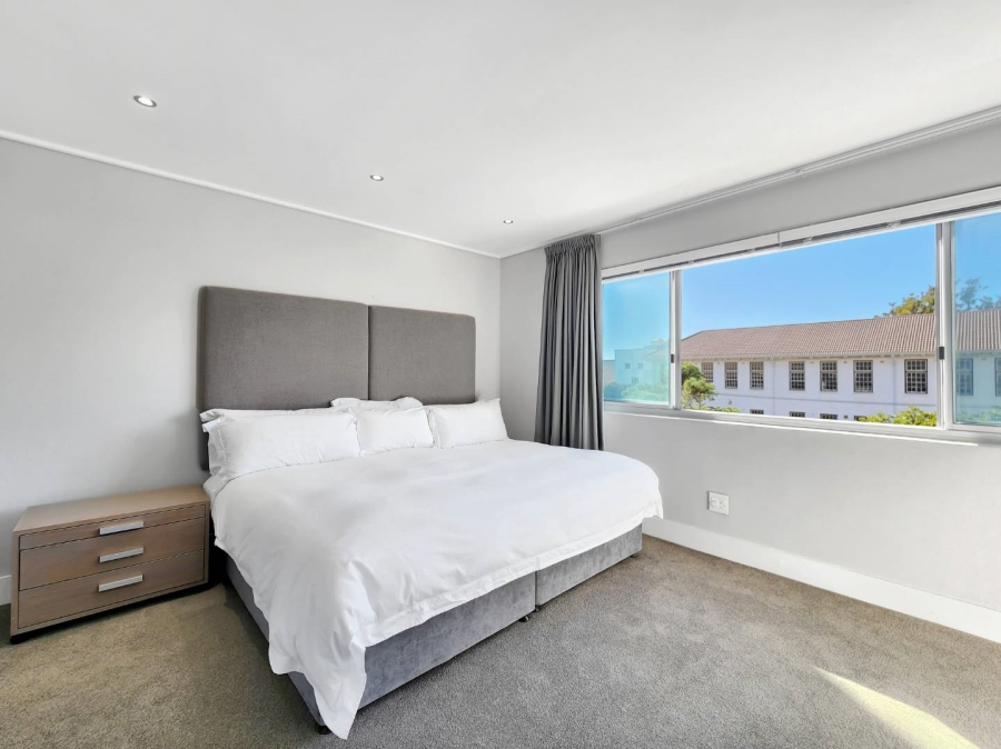 2 Bedroom Property for Sale in Sea Point Western Cape